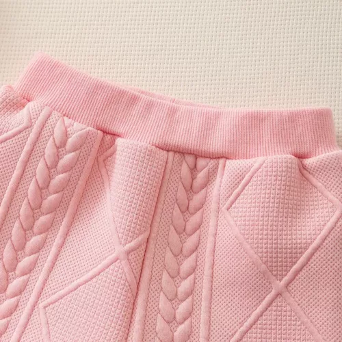 Ensemble naissance bébé fille 2 pièces – haut fleuri à pompons et pantalon doux