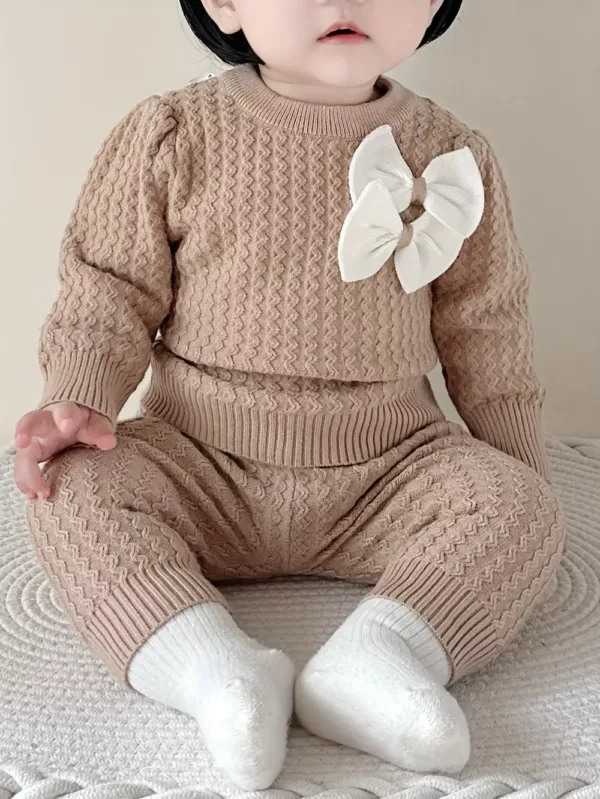 Ensemble naissance bébé fille en tricot – pull nœud et pantalon chic automne