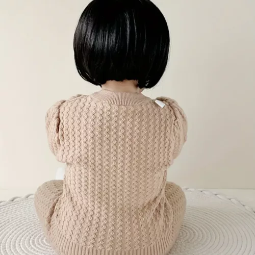 Ensemble naissance bébé fille en tricot – pull nœud et pantalon chic automne