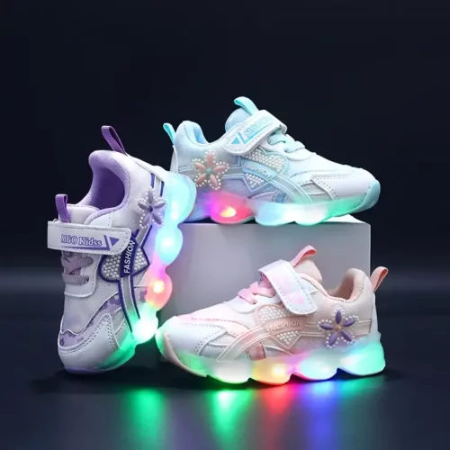 Baskets LED respirantes en mesh pour enfants – motifs cœur et fleurs lumineux