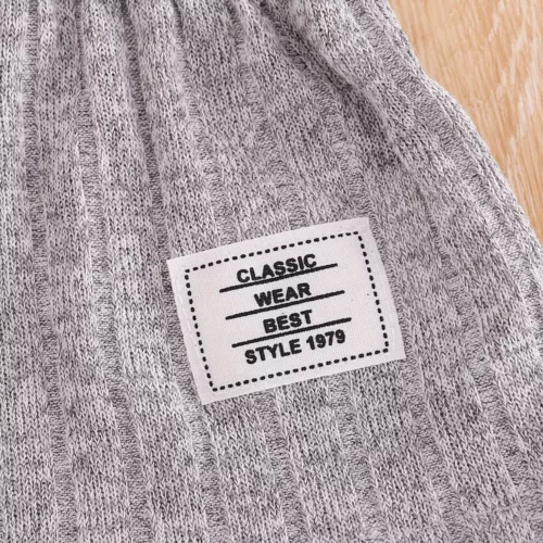 Ensemble naissance bébé fille 2 pièces – pull côtelé avec patch lettre + pantalon