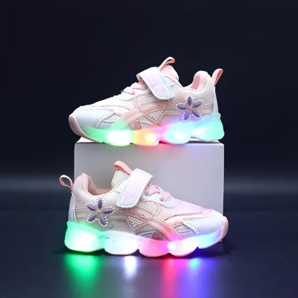 Baskets LED respirantes en mesh pour enfants – motifs cœur et fleurs lumineux